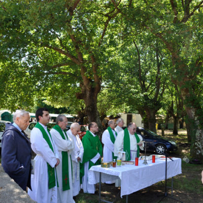 Os curas do concello do Páramo e nativos do mesmo concelebraron a misa do Día dos Maiores