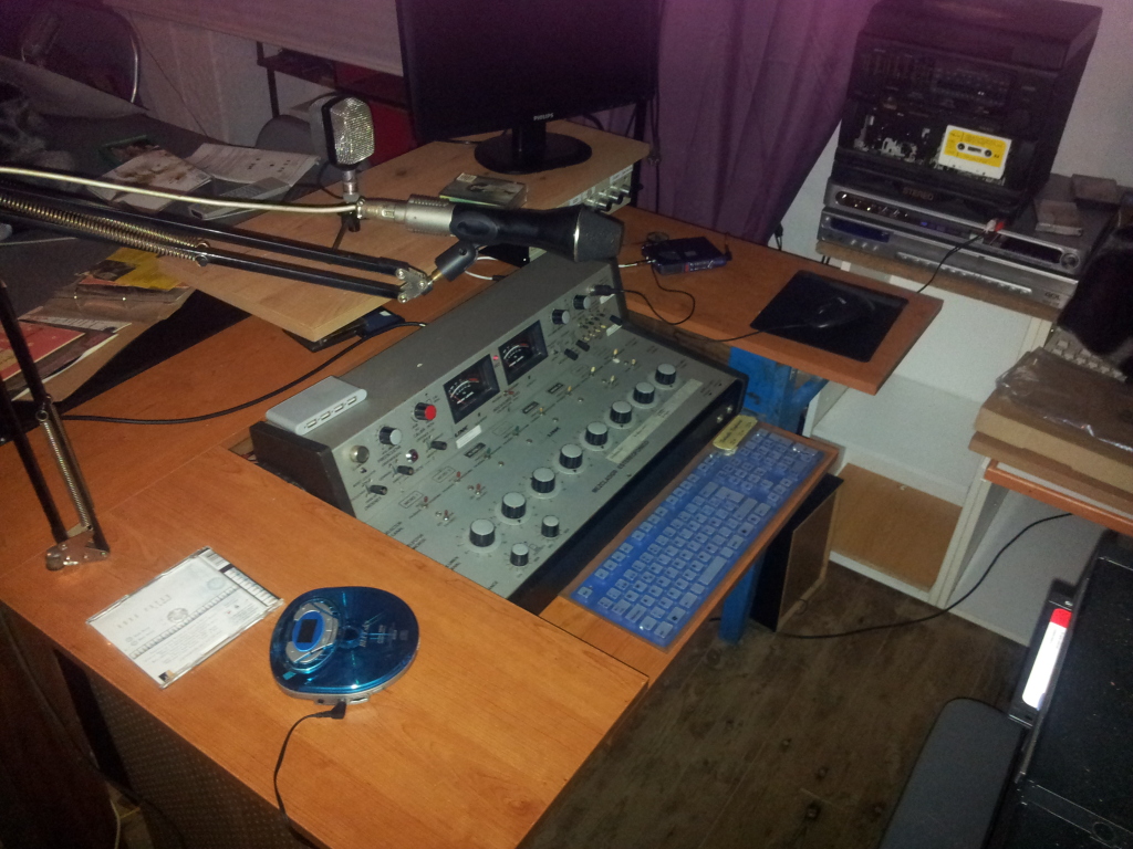 mesa de mezclas de radio