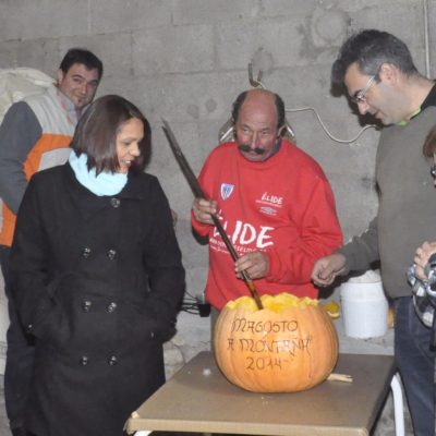 O recipiente sigue chamando a atención